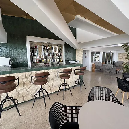 Aparthotel Vrachia & - Adults Only Kissonerga