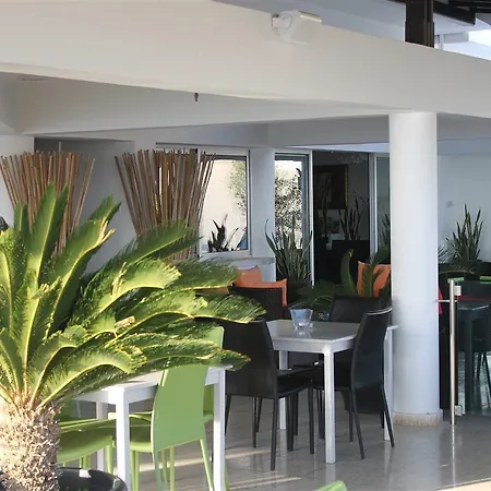 Aparthotel Vrachia & - Adults Only 3*