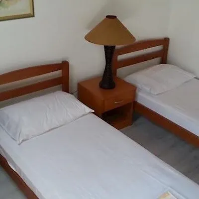 Vrachia & - Adults Only كيسونيجرا