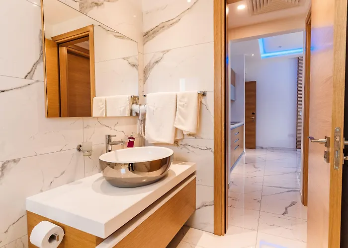 Vrachia & - Adults Only キッソネルガ