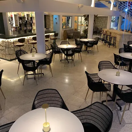 Aparthotel Vrachia Hotel&suites - Adults Only Kissonerga